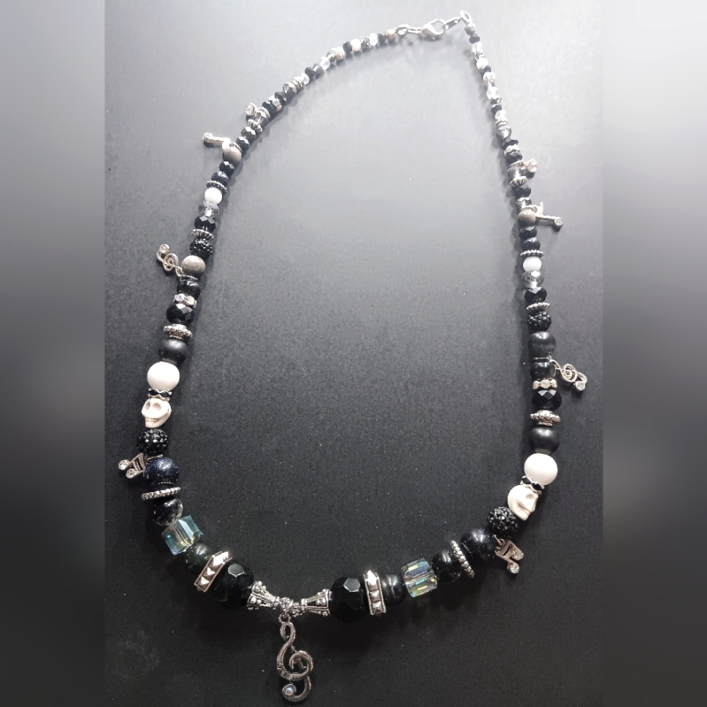 Music note necklace